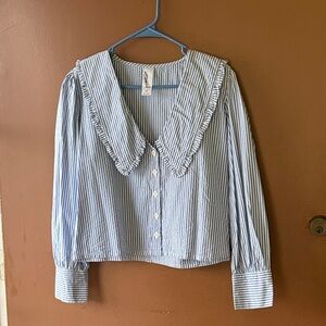 Lovely Collar long sleeve button down crop cut cotton blouse